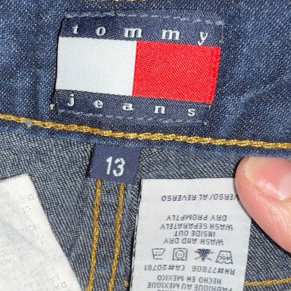 Tommy Hilfiger Vintage Y2K 90’s Preppy Embroidered Logo Denim Shorts - Picture 15 of 15